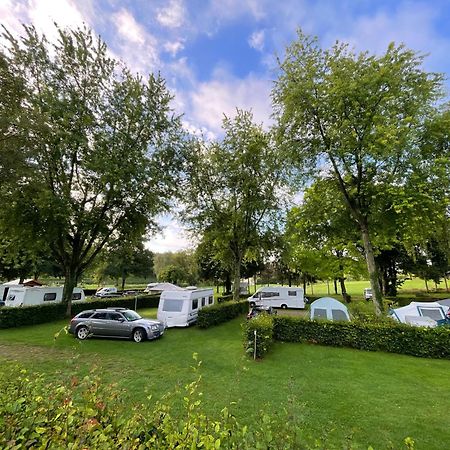 Camping Les Portes Du Perche Mamers Екстериор снимка