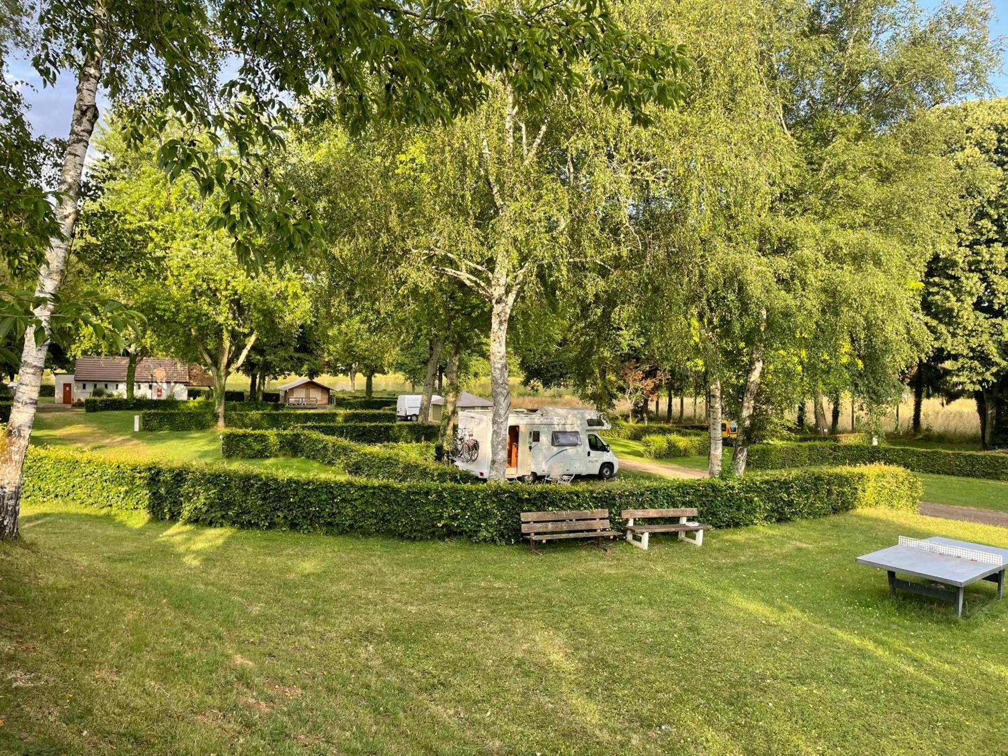 Camping Les Portes Du Perche Mamers Екстериор снимка
